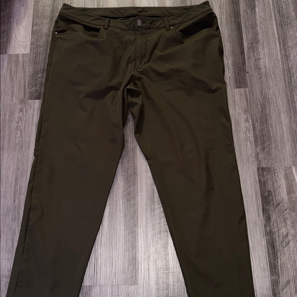 Lululemon 40 men’s ABC pants 5 pocket athletic army green casual - Picture 2 of 11